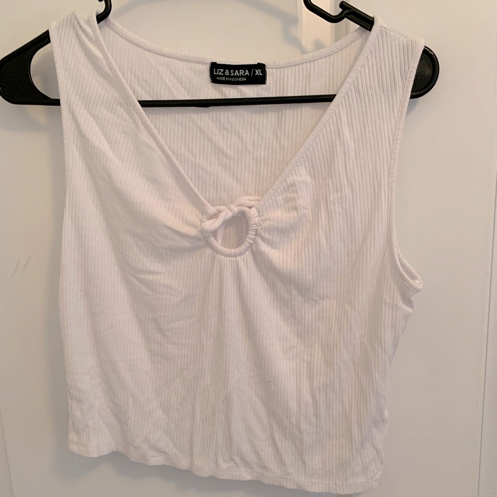 Liz and Sara Crop Tank White XL